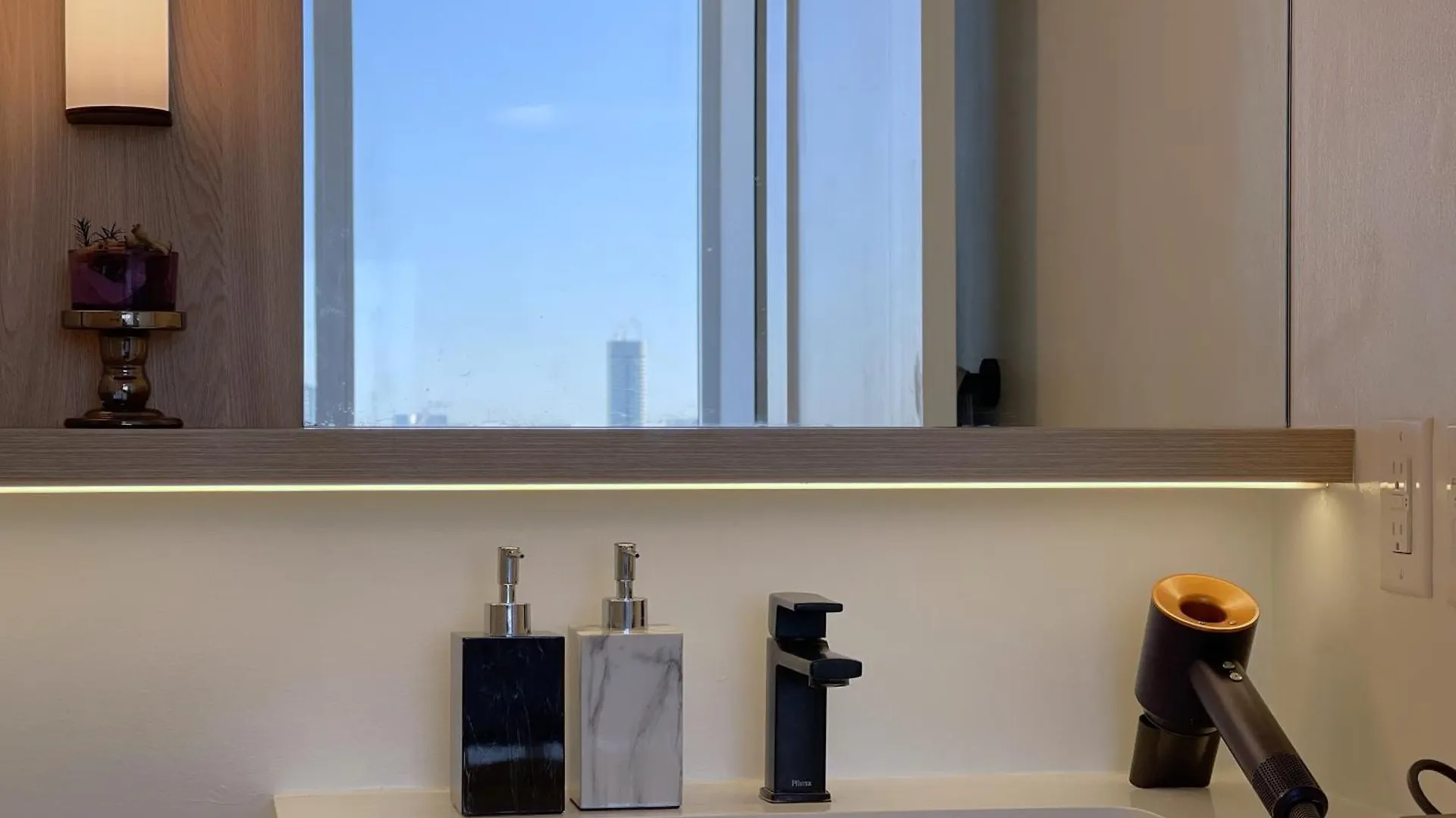 Deluxe Penthouse Two Bedrooms Suites Skyline Cn Tower Lakeview Dt Toronto Infivilla 0*,  カナダ