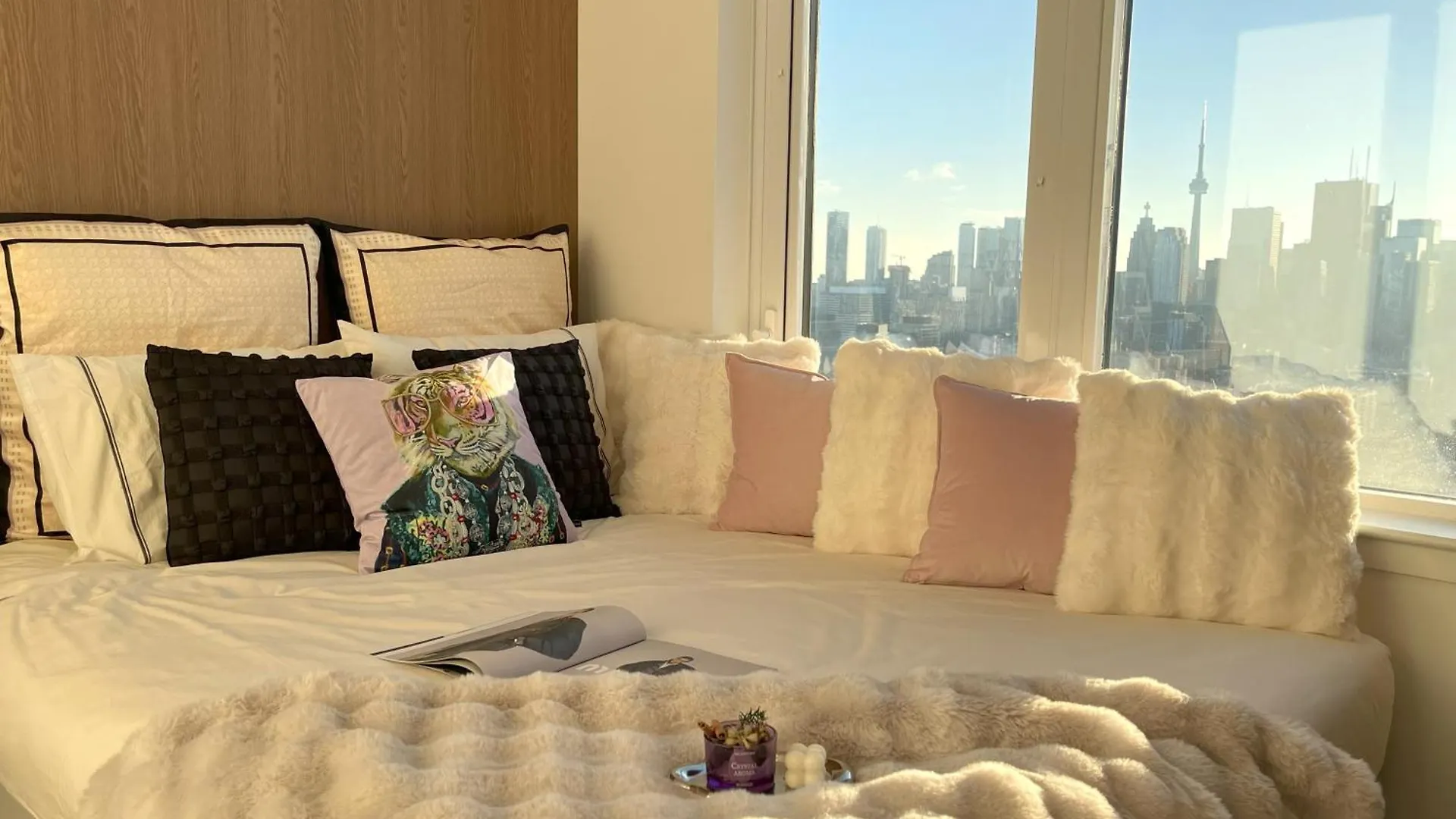 Deluxe Penthouse Two Bedrooms Suites Skyline Cn Tower Lakeview Dt Toronto Infivilla 0*,  カナダ