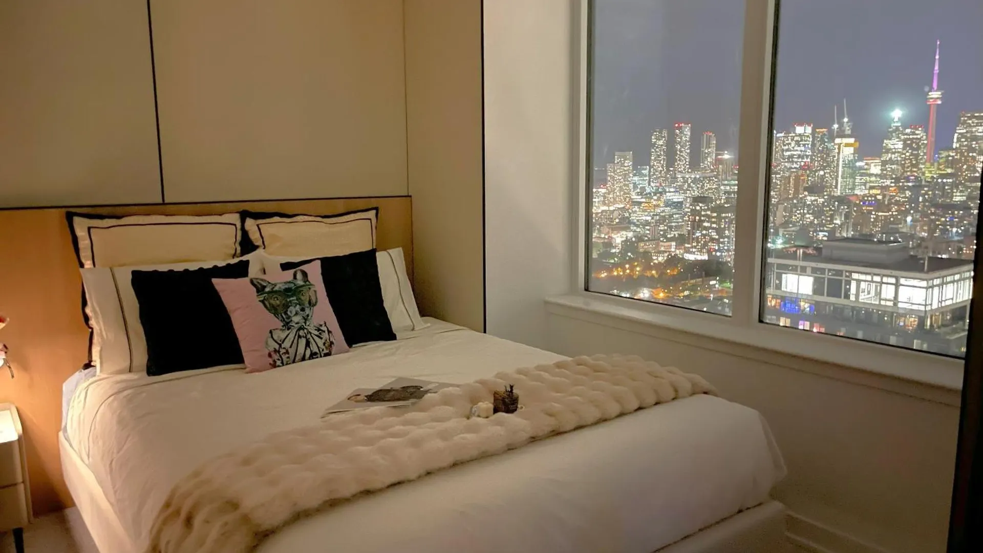 Deluxe Penthouse Two Bedrooms Suites Skyline Cn Tower Lakeview Dt Toronto Infivilla アパートホテル